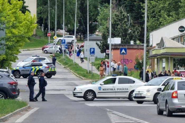 Illustrative picture for the article ALARM almost throughout Slovakia: Someone reported BOMBS at schools!