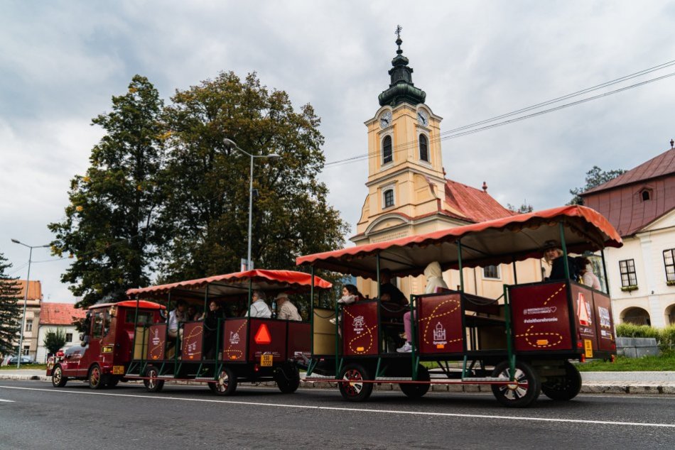 Ilustračný obrázok k článku Odvezie vás za KRÁSAMI Horehronia... Hľadá sa NOVÝ názov turistického vláčika