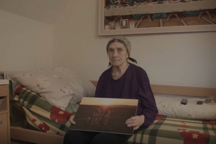 *na fotke pani Mária