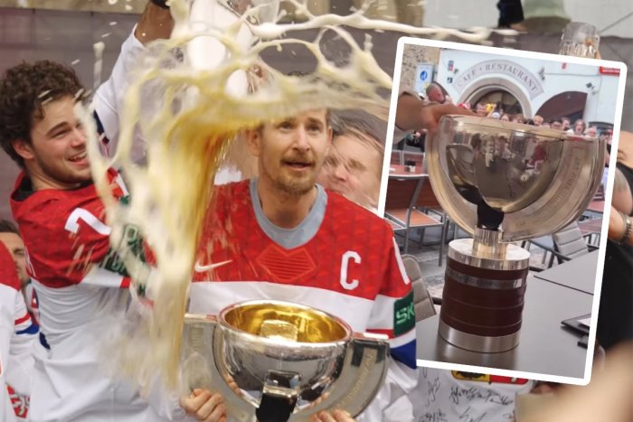 Ilustračný obrázok k článku BUJARÉ oslavy sa vymkli spod kontroly: Českí hokejisti ZNIČILI majstrovskú trofej