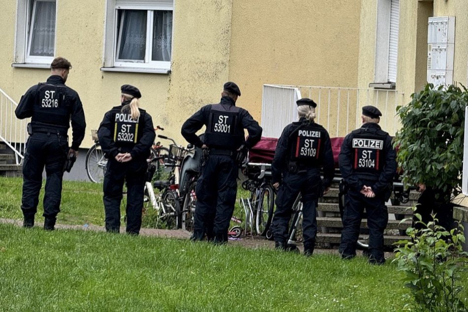 Ilustračný obrázok k článku HRÔZA v Nemecku: Útočník DOBODAL ľudí sledujúcich futbal! Policajti ho ZASTRELILI