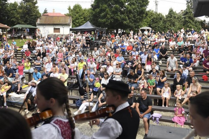 Ilustračný obrázok k článku Padlo RADIKÁLNE rozhodnutie: Tradičný folklórny FESTIVAL v roku 2025 NEBUDE