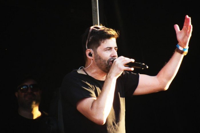 Ilustračný obrázok k článku Zvláštny hlas speváka Šarkana v piesni: Aj vy v hite od Hexu počujete Petra Nagya?!