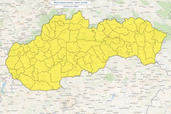 Výstrahy pred búrkami platia pre celé Slovensko