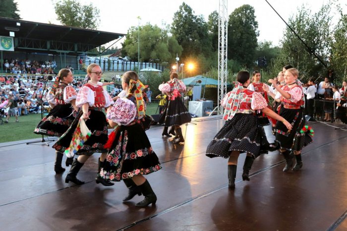 Ilustračný obrázok k článku FOLKLÓRNA paráda na Podpoľaní: Amatéri aj profesionáli oživili ĽUDOVKY aj TRADÍCIE, FOTO