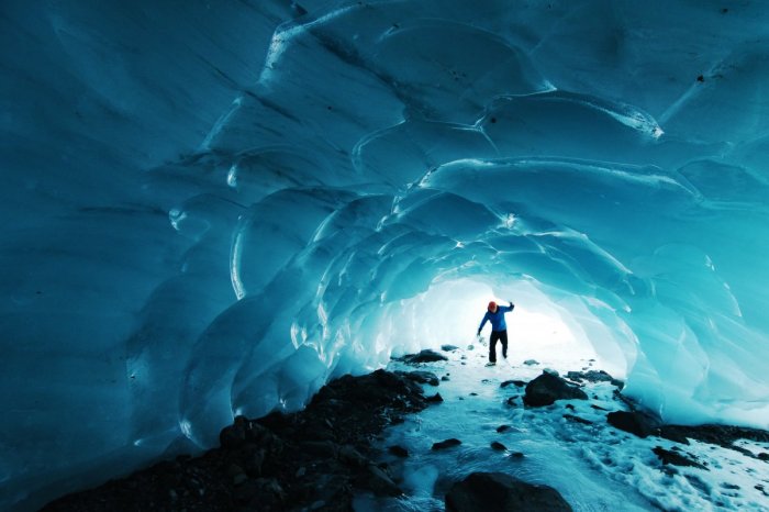 Ilustračný obrázok k článku Na Islande sa zrútila ľadovcová jaskyňa! Hlásia MŔTVEHO a dvoch nezvestných