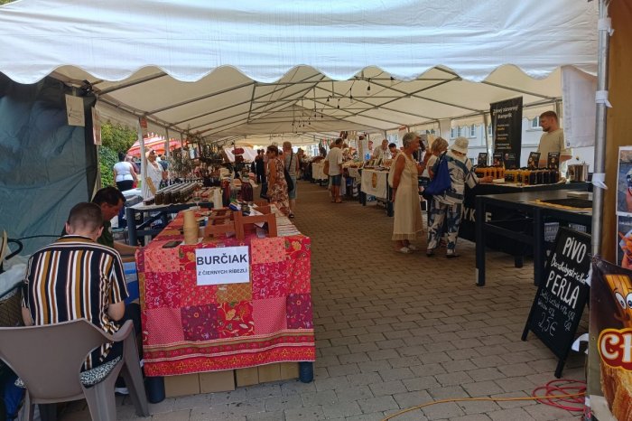 Ilustračný obrázok k článku Vo Vranove obmedzili dopravu, v meste sa koná jarmok: NEMÁ však žiaden sprievodný program