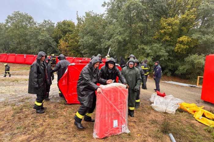 Ilustračný obrázok k článku Záver víkendu prinesie DIVOKÉ počasie: V kraji udrú intenzívne DAŽDE, hrozia aj POVODNE