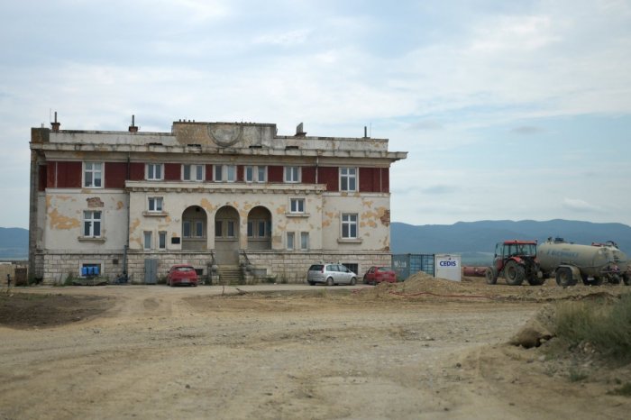 Ilustračný obrázok k článku Historickú budovu spojenú s rozhlasom nezbúrajú. Ostane v areáli závodu Volvo