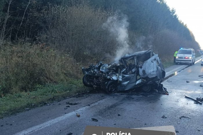 Ilustračný obrázok k článku HROZIVÁ nehoda v Žiline, auto po zrážke HORELO, je na ŠROT: Cesta ostala neprejazdná