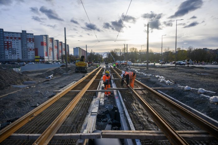 Ilustračný obrázok k článku Prejde električka po trati v Petržalke ešte PRED Vianocami? Mesto vraví, že pre to robí všetko