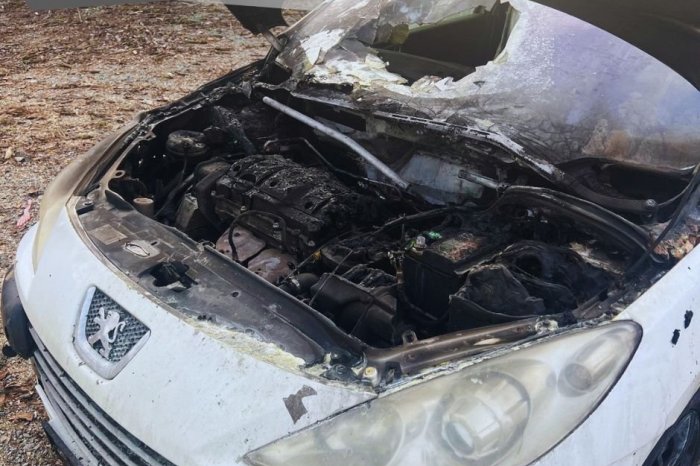 Ilustračný obrázok k článku Dopravná nehoda pri Humennom: Po havárii zhorelo auto, z miesta hlásili zranených