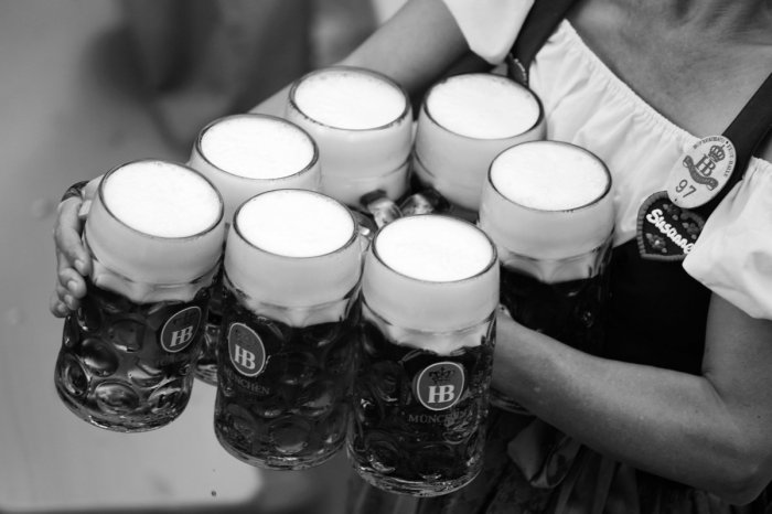 Ilustračný obrázok k článku Jej fotky kedysi obleteli svet: ZOMRELA legendárna servírka (†49) z Oktoberfestu!