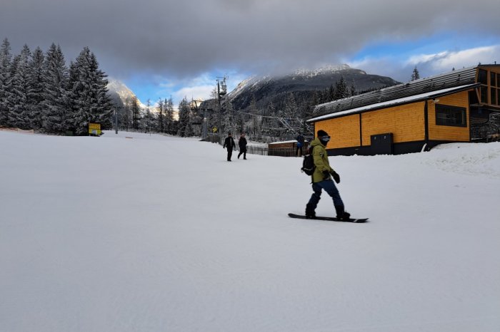 Ilustračný obrázok k článku Tatry obsadia lesníci na lyžiach: Na Štrbskom Plese budú bojovať aj v obrovskom slalome