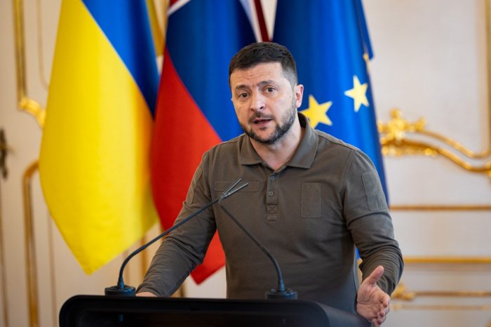 Ilustračný obrázok k článku Rusi sa snažia vytvoriť dojem prímeria: Zelenskyj však potvrdil, že POKRAČUJÚ v ostreľovaní