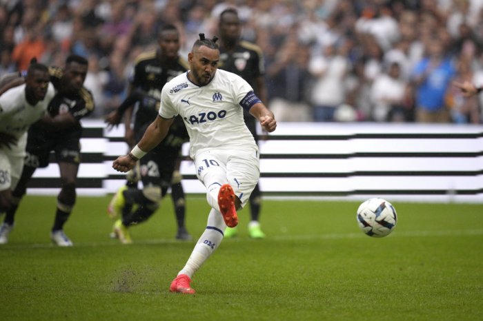 Ilustračný obrázok k článku Futbalová hviezda mala nútiť milenku piť vlastný MOČ: Je to choré MONŠTRUM, vraví