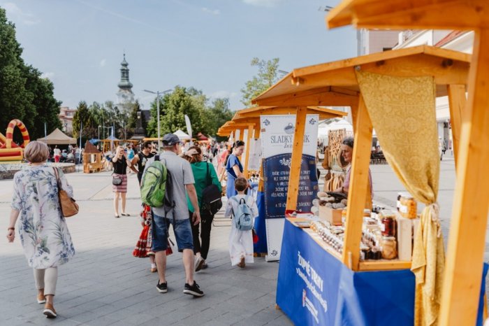 Ilustračný obrázok k článku Župné TRHY mieria do ďalšieho mesta: Predstaví sa vyše 20 lokálnych remeselníkov a výrobcov