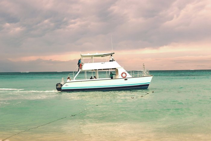 Ilustračný obrázok k článku Dovolenka sa zmenila na HOROR! Dievča spadlo z paluby, loď jej ODSEKLA časť nôh