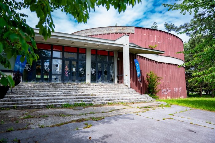 Ilustračný obrázok k článku Na úkor Košičanov nešlo ani euro: K obnove kina Družba prispeli aj z kapely No Name