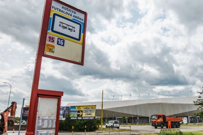 Ilustračný obrázok k článku Dopravca v Košiciach upozorňuje na zmeny: Futbalové majstrovstvá zmenia chody liniek