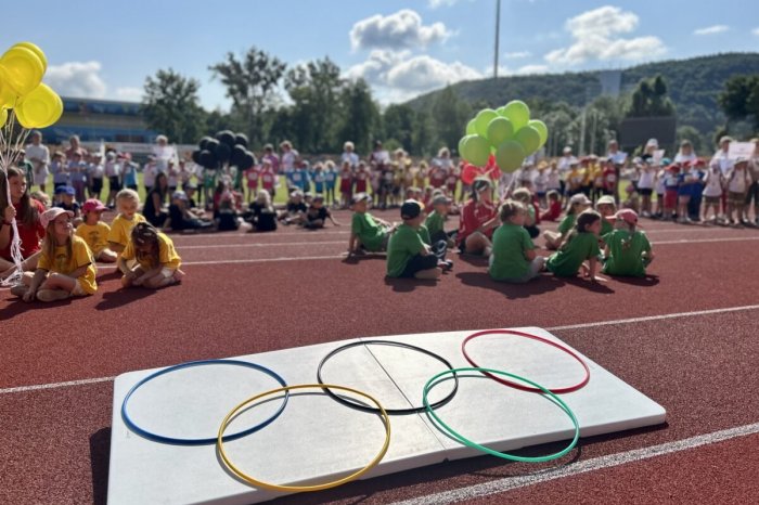 Ilustračný obrázok k článku ROZKOŠNÉ, čo sa chystá v Bystrici: Malých škôlkarov čaká OLYMPIÁDA, vytvoria aj ŽIVÉ kruhy
