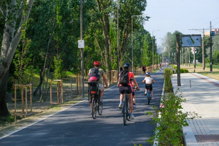 Ilustračný obrázok k článku Ďalšie práce sú dokončené: Električková trať do Petržalky sa pripravuje na spustenie