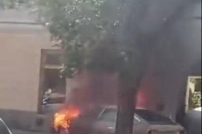 Ilustračný obrázok k článku VIDEO: Výbuch auta uprostred mesta vystrašil Zvolenčanov! Ľudia v panike UTEKALI