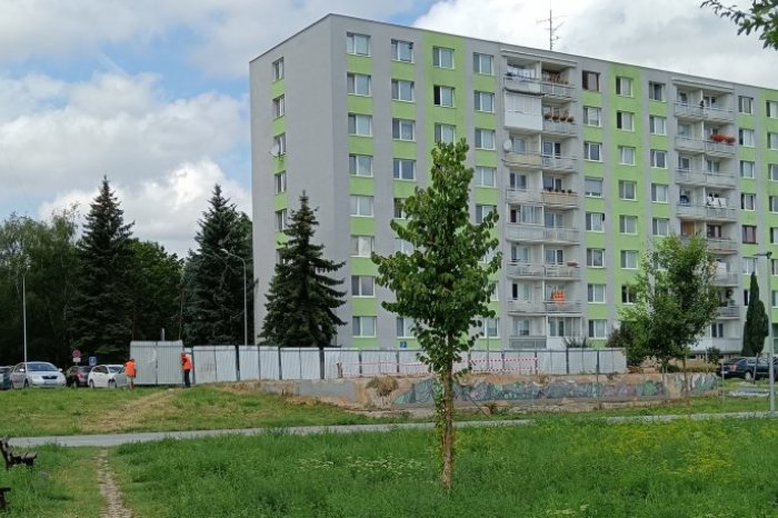 Ilustračný obrázok k článku Čo sa deje na Mukačevskej? Miesto výbuchu po 5,5 roku OPLOTILI, takéto sú plány