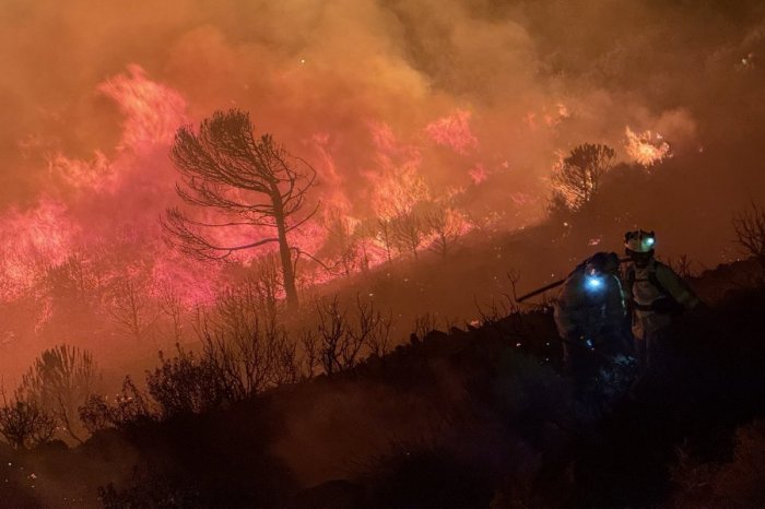 Ilustračný obrázok k článku Zábery ako z PEKLA: Pre MEGA požiar v letovisku EVAKUOVALI 1 500 ľudí!