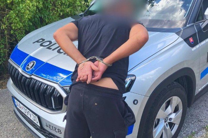 Ilustračný obrázok k článku DRÁMA na banskobystrickom sídlisku: Podozrivý z PREPADU ženy skončil zakrátko v putách