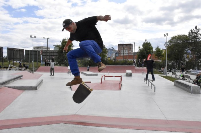 Ilustračný obrázok k článku SKEJTERI predviedli svoje umenie: Sily si zmerali desiatky jazdcov, nechýbali ani deti, FOTO