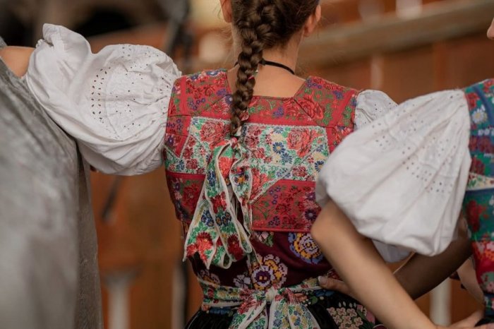 Ilustračný obrázok k článku Folklórny súbor Urpín NEBUDE vystupovať na oslavách výročia SNP: Odmietajú POLITIKU