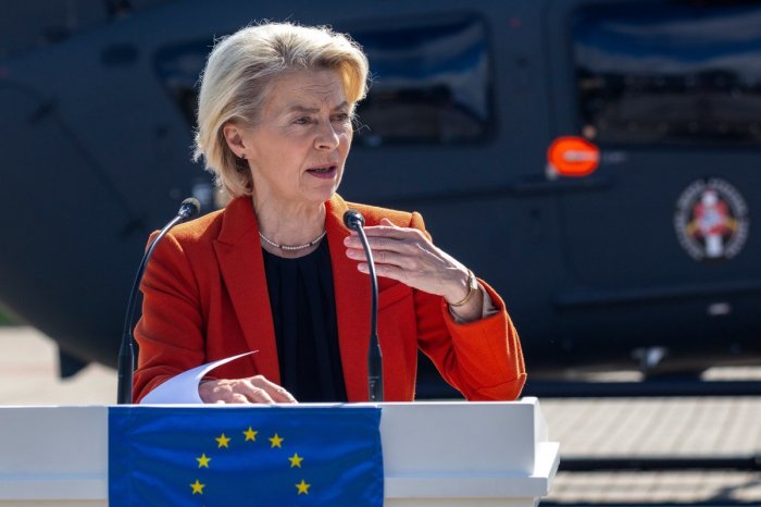 Ilustračný obrázok k článku Lietadlu von der Leyenovej RUŠILI GPS: Pristálo podľa PAPIEROVÝCH máp! Mohli za to Rusi?