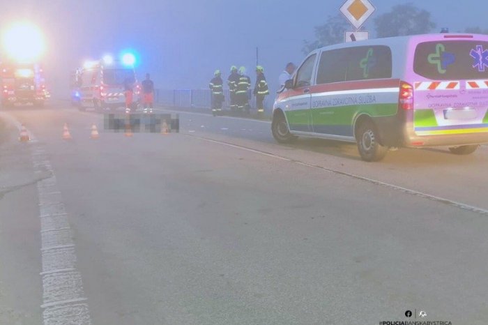 Ilustračný obrázok k článku Hrozná TRAGÉDIA na ceste: SANITKA zrazila chodca, na mieste ZOMREL, FOTO