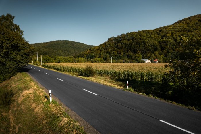 Ilustračný obrázok k článku Bude radosťou tam jazdiť: Na východe máme nový koberec, opravili pol kilometra vozovky