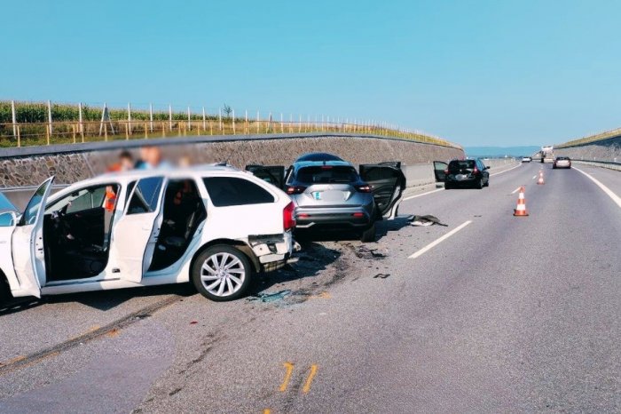 Ilustračný obrázok k článku Polícia UPOZORNILA vodičov: Na RÝCHLOSTNEJ ceste došlo k nehode, rátajte s OBMEDZENÍM