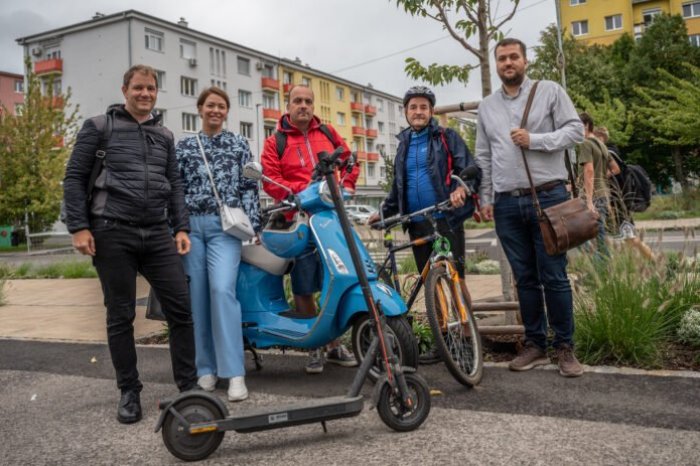 Ilustračný obrázok k článku Veľký EXPERIMENT: Auto, MHD či kolobežka? Takto prejdete rannou špičkou NAJRÝCHLEJŠIE