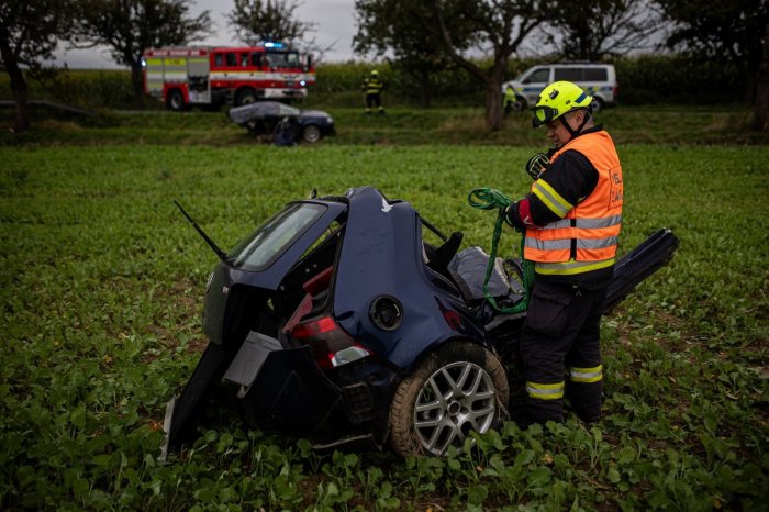 Ilustračný obrázok k článku Auto po nehode ROZTRHLO na polovicu: NEUVERITEĽNÉ! Vodič utrpel len menšie zranenie
