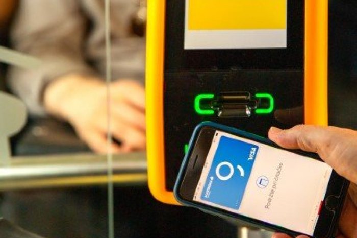 Ilustračný obrázok k článku Trvalo to roky, ale je to tu: V prešovskej MHD už môžeme platiť kartou v KAŽDOM vozidle