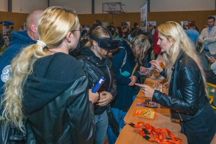 Ilustračný obrázok k článku V Trnave sa uskutoční podujatie Študuj dopravu: Láka na techniku a simulátory