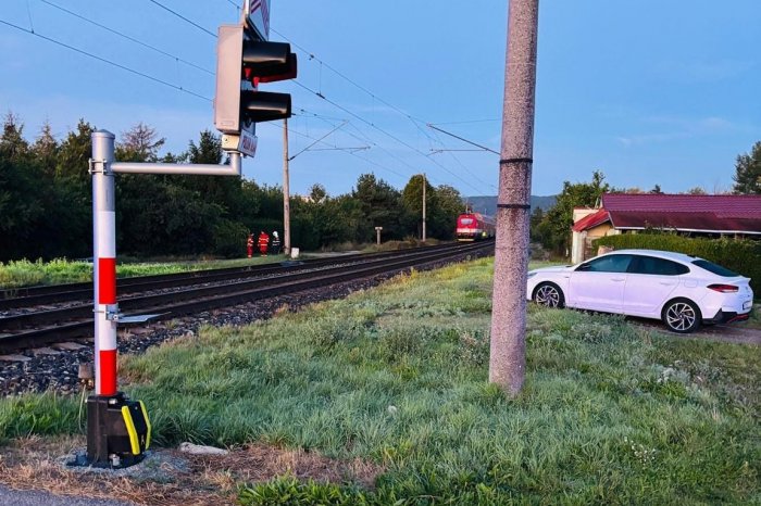 Ilustračný obrázok k článku TRAGÉDIA na železnici vo Vajnoroch: Muž (†46) nemal po zrážke s vlakom žiadnu šancu