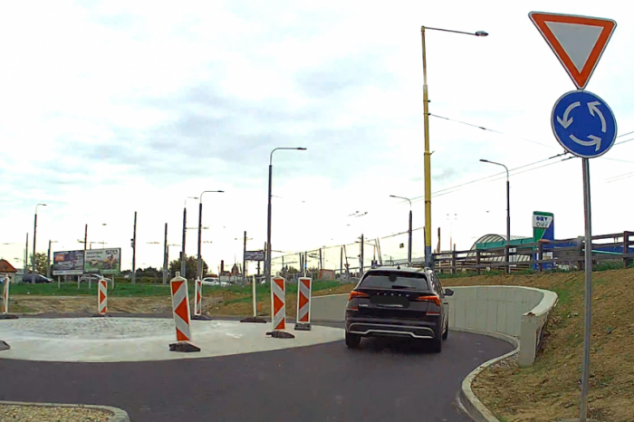 Ilustračný obrázok k článku Je snáď najmenší a NAJUŽŠÍ: V Prešove máme nový kruhový objazd