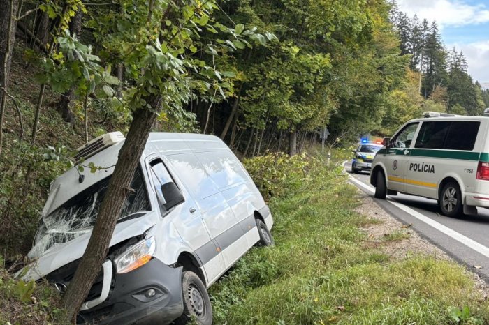 Ilustračný obrázok k článku UPOZORNENIE pre vodičov: Cestou z Donovál skončilo auto mimo cesty, rátajte s OBMEDZENÍM