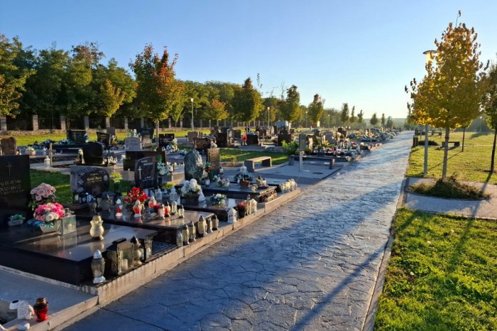 Ilustračný obrázok k článku Veľké NOVINKY na nitrianskych cintorínoch: Štartuje PILOTNÝ projekt! ČO prinesie?