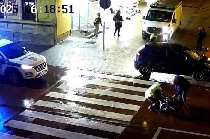 Ilustračný obrázok k článku HROZIVÁ nehoda vo Zvolene: ZRANENEJ žene poskytli prvú pomoc mestskí policajti, FOTO