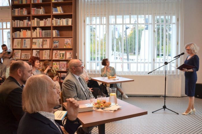 Ilustračný obrázok k článku Podarilo sa! Knižnica Juraja Fándlyho otvorila OBNOVENÚ čitáreň