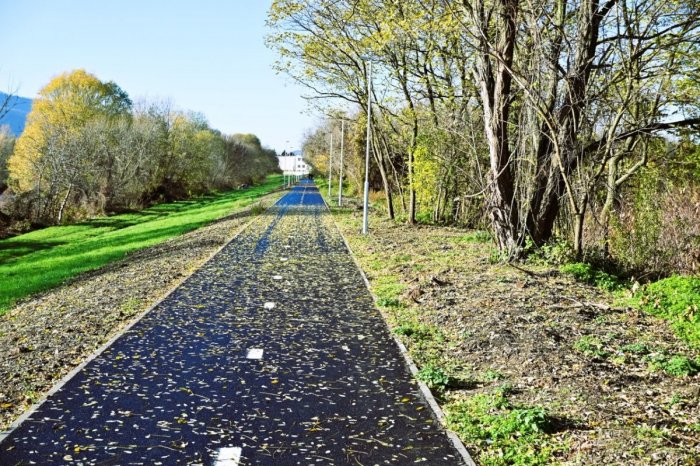 Ilustračný obrázok k článku V Humennom majú nové úseky: Po hrádzi Laborca sa dočkali atraktívnej cyklocestičky