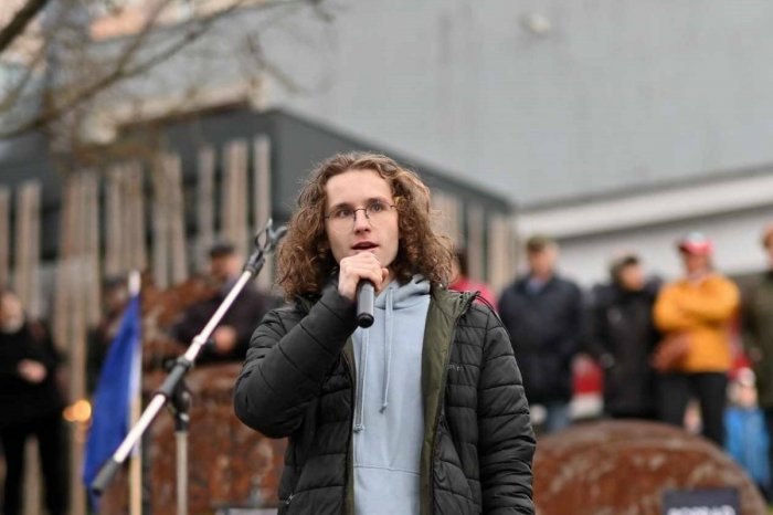 Ilustračný obrázok k článku Odvážni študenti z Popradu: Ukázali, že vedia byť aktívni, spustili KRIEDOVÚ vlnu