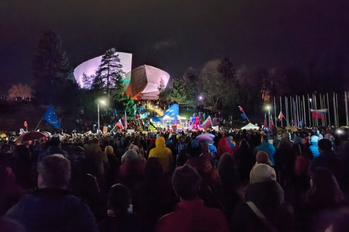 Ilustračný obrázok k článku Akademické senáty sa SPOJILI: OHRADILI sa voči verbálnym útokom politikov na študentov