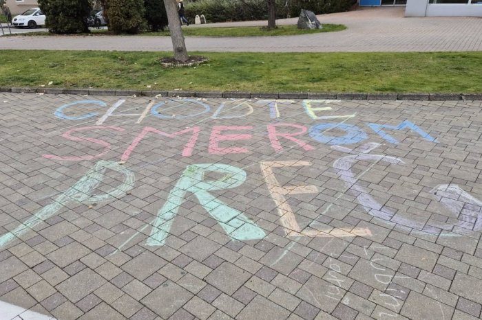 Ilustračný obrázok k článku Oslavy 17. novembra v Poprade: Študenti odkazujú, že sloboda nie je zmluva na dobu neurčitú